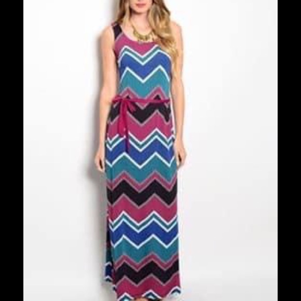 5⭐️! 🆕🌺GILLI! colorful print maxi, self tie belt